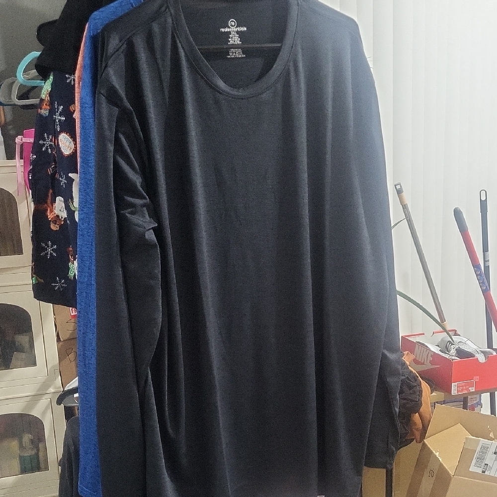 Essentials Men's Black Long Sleeve Tee